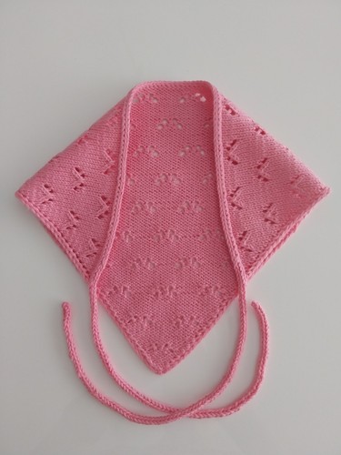Handgestricktes dreieckstuch - handgestricktes, dreieckstuch-