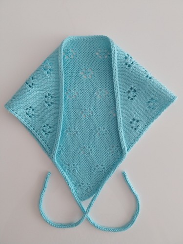 Handgestricktes dreieckstuch - handgestricktes, dreieckstuch-